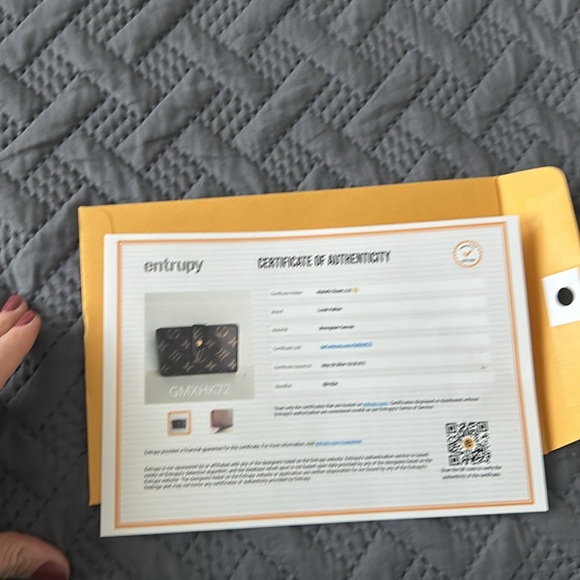 Louis Vuitton wallet - Picture 9 of 9